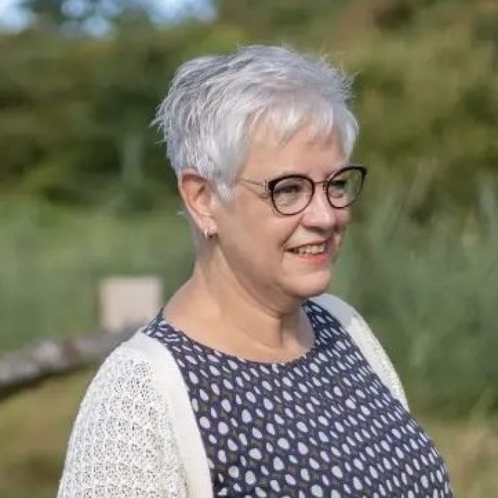 Annelies Klos